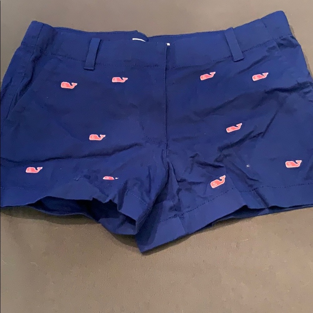 NWOT Vineyard Vines navy shorts w whales